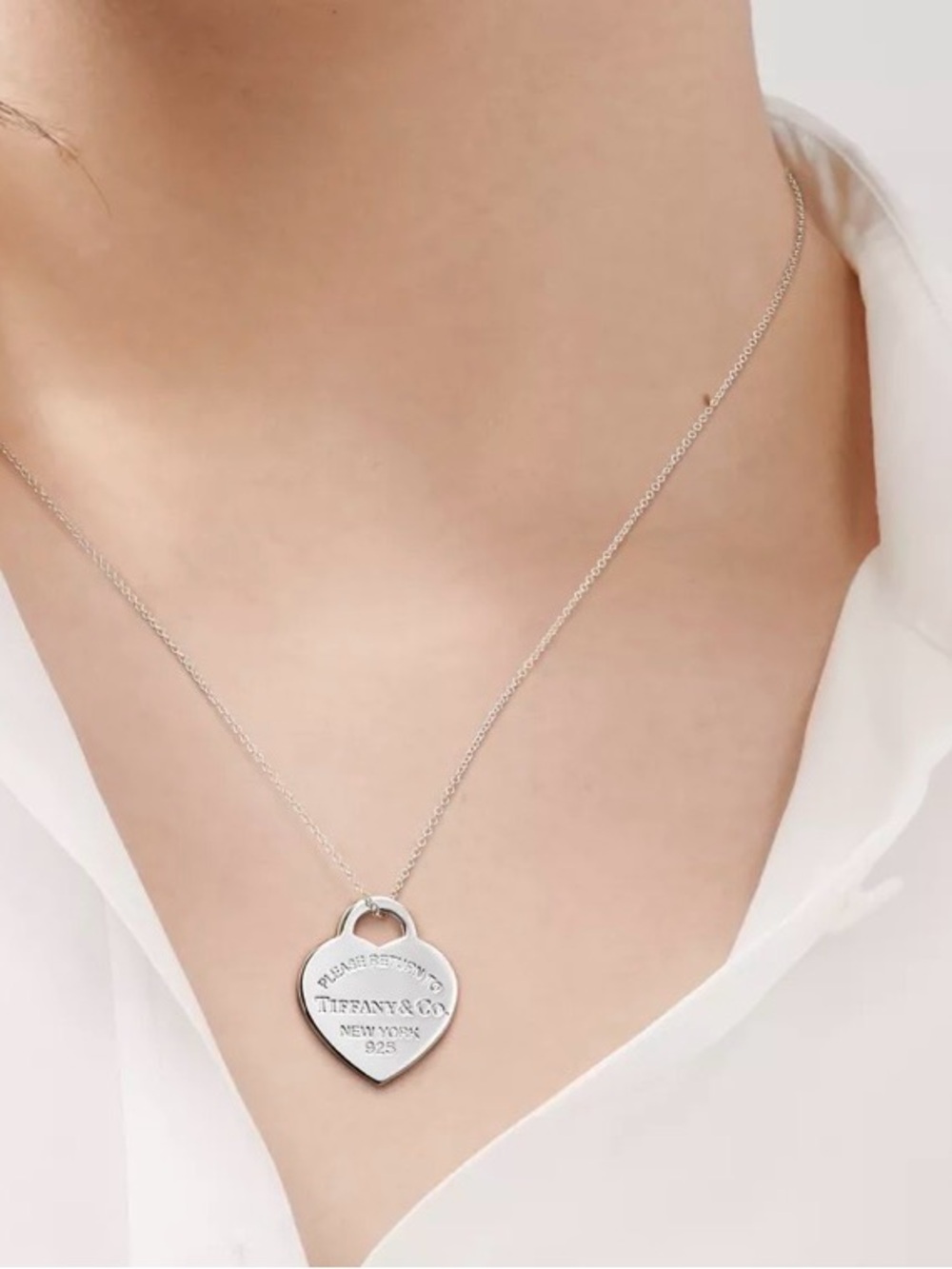 Tiffany Return to Tiffany Heart Tag Pendant in Silver, Medium - Picture 6 of 6